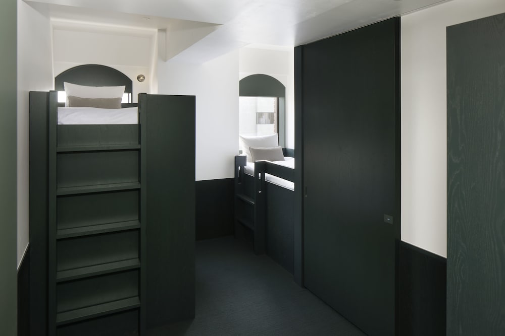Standard Triple Room, Multiple Beds, Non Smoking, City View