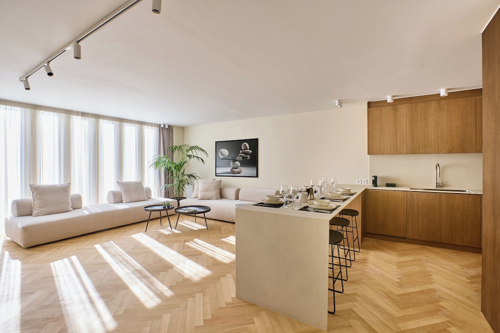 Superior Condo
