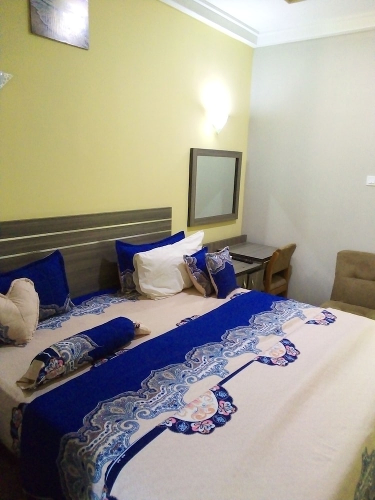 Standard Room, Pool View photo 3