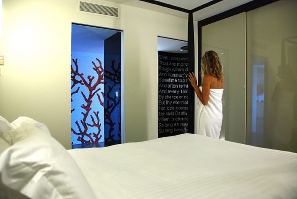 Royal Apartment, 2 Bedrooms, Hot Tub, Sea View photo 3