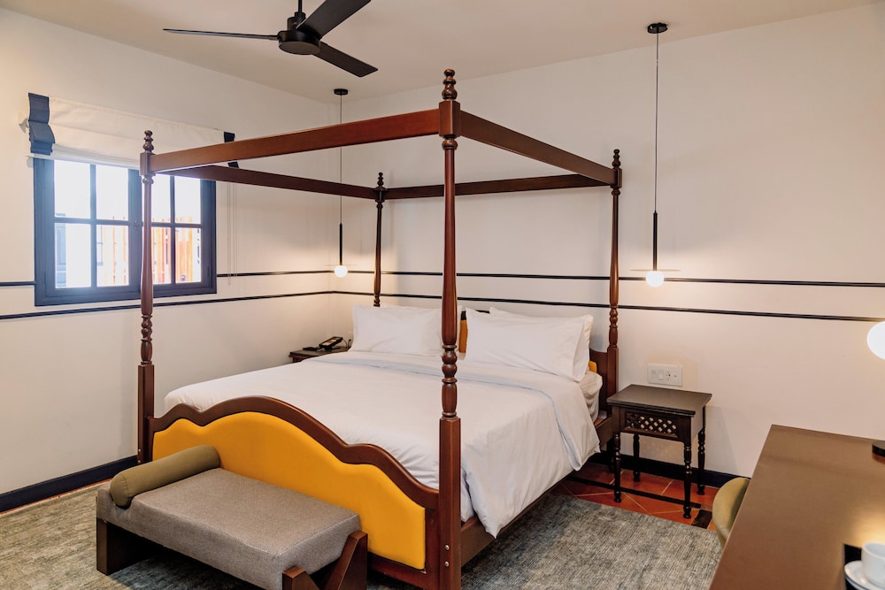 Standard Room, 1 King Bed - Photo 3