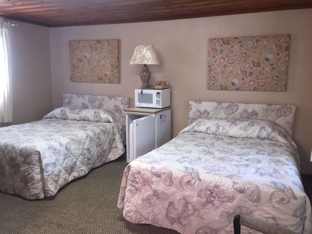 Room, 2 Double Beds, Smoking photo 1