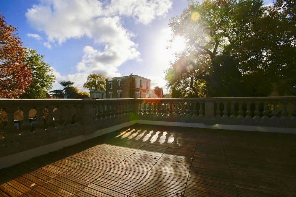 Executive Penthouse, 1 King Bed, Terrace, Garden View photo 3
