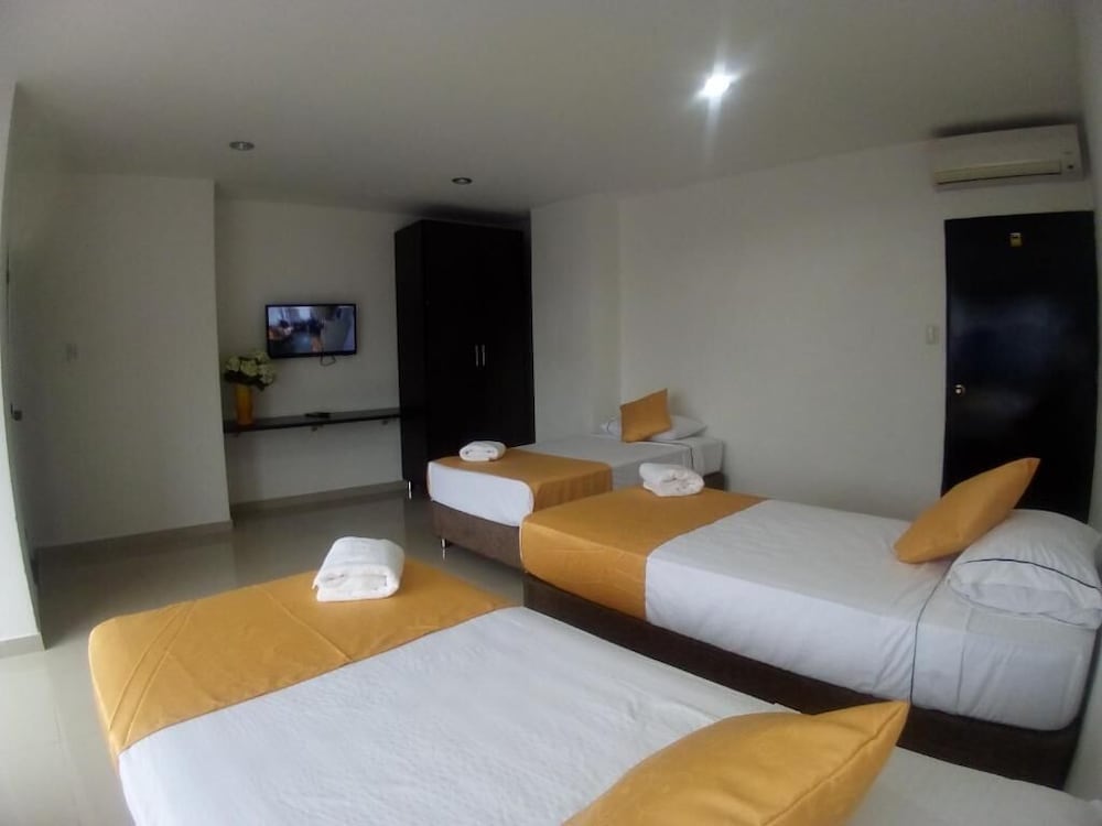 Family Quadruple Room photo 2
