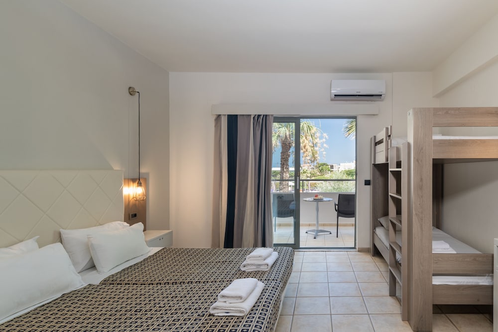 Quadruple Room photo 1