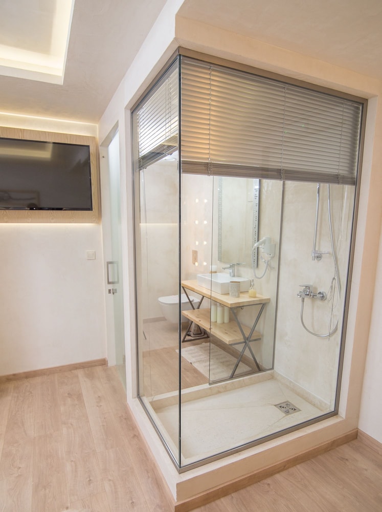 Superior Double Room, Balcony, City View photo 2