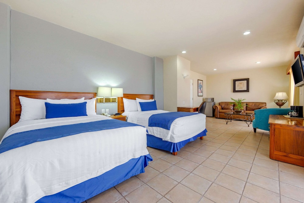 Suite, 2 Double Beds, Non Smoking - Photo 1