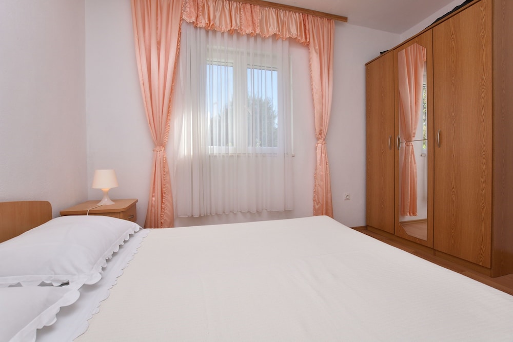 Apartment (A1)
