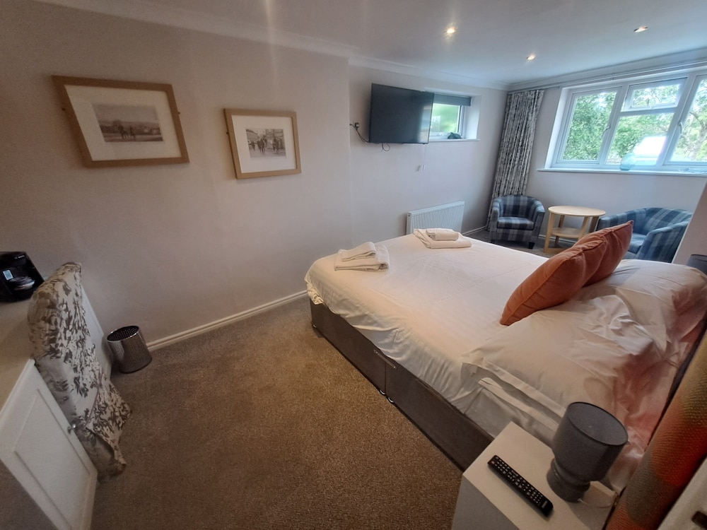 Standard Double Room, 1 Double Bed, Ensuite (Larger) photo 1