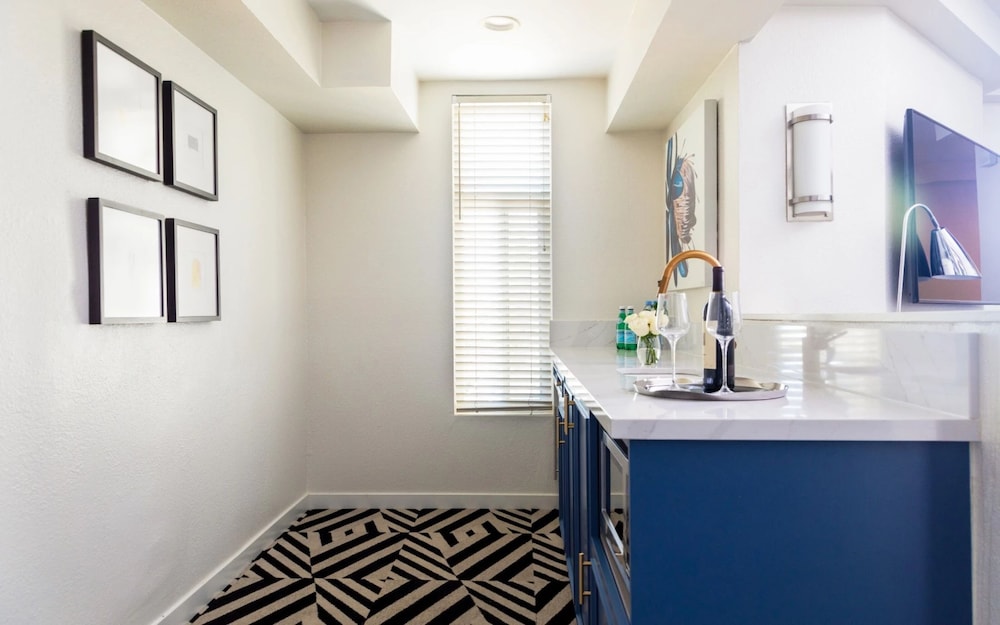 Signature Room, 1 Bedroom (Recently Renovated)