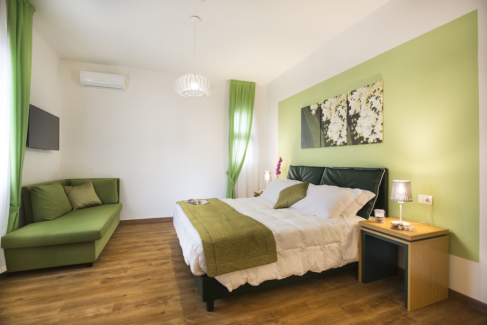 Superior Triple Room - Photo 8