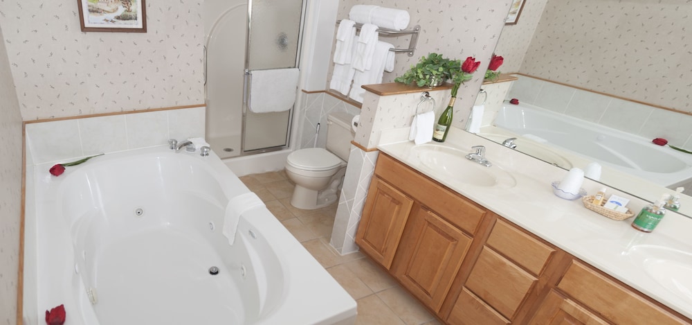 Suite, Ensuite (Suite 8) photo 3