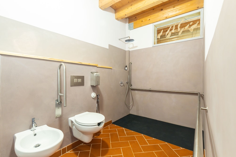 Basic Double Room photo 3