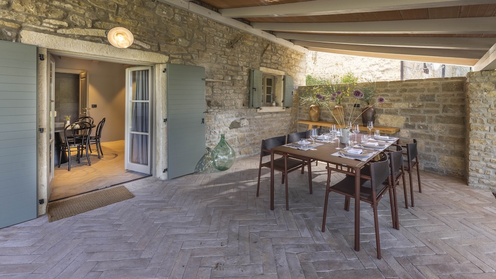 Exclusive Villa, Multiple Beds, Pool View - Photo 2