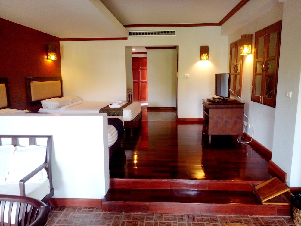 Deluxe Triple Room - Photo 15