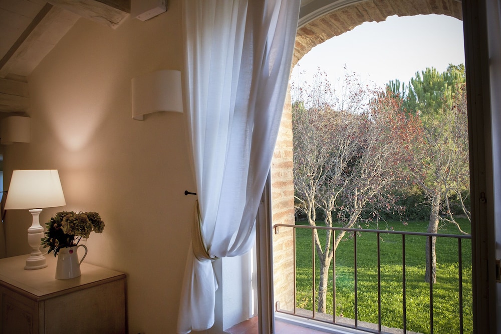 Classic Double Room Single Use photo 2
