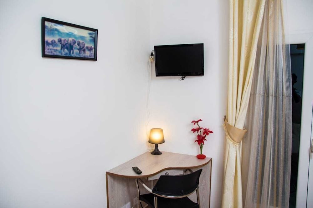 Family Apartment photo 2