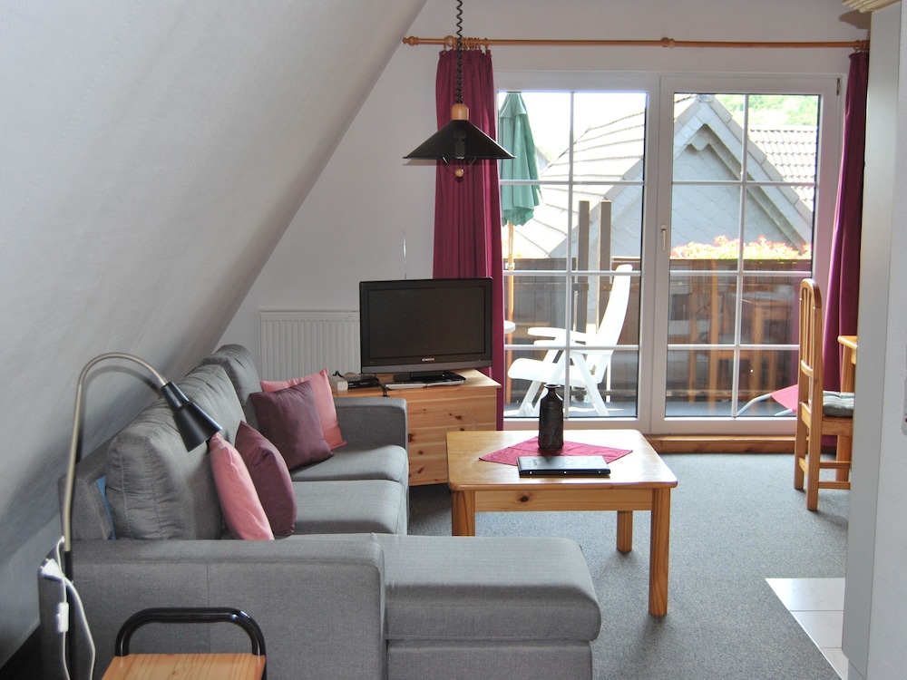 Standard Apartment, Private Bathroom, Garden View (Typ A Balkon 13) photo 3