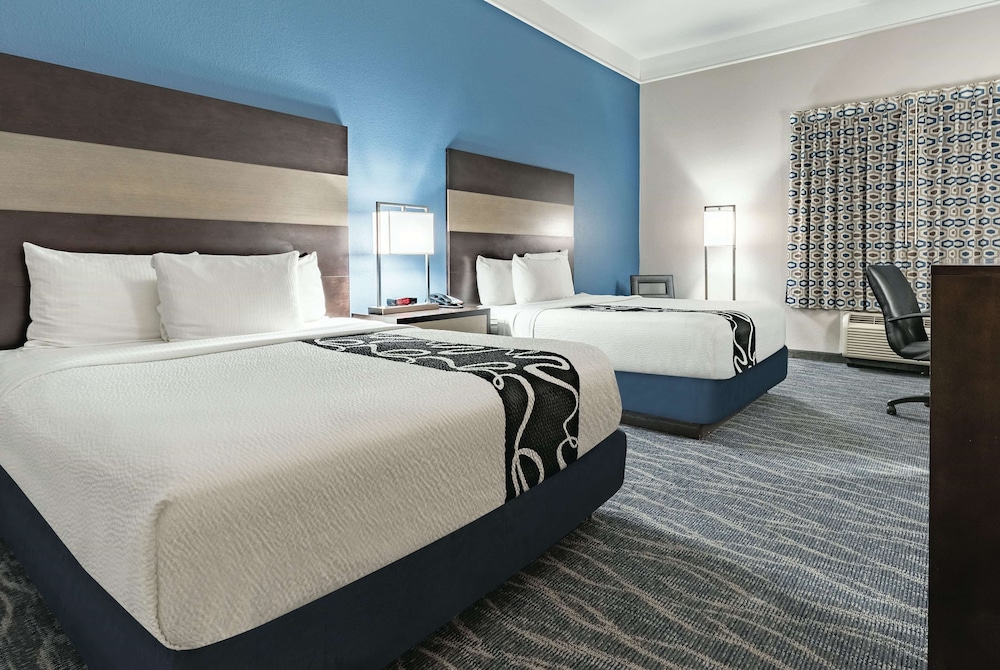 Room, 2 Queen Beds, Non Smoking - Photo 1