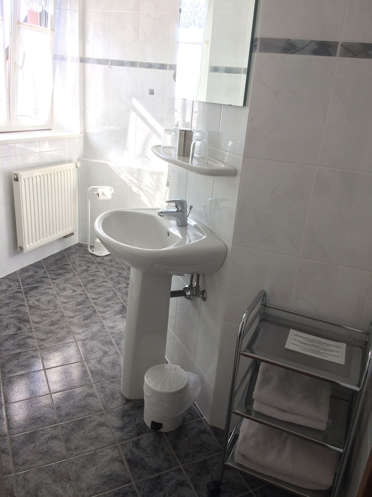 Double Room - Photo 5
