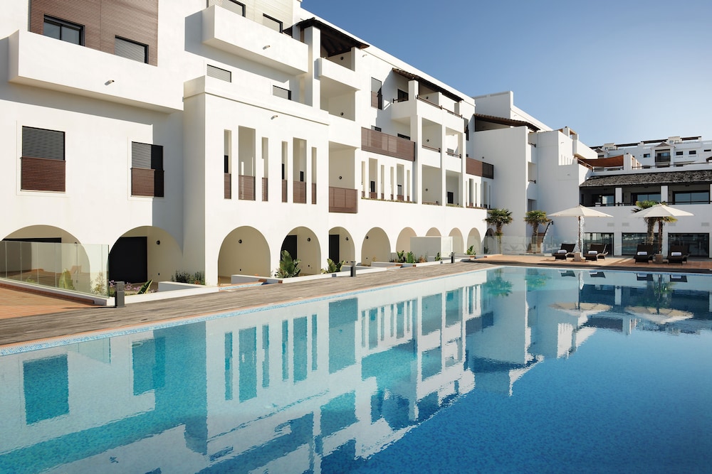Studio, Balcony, Pool View (Main Building) photo 3
