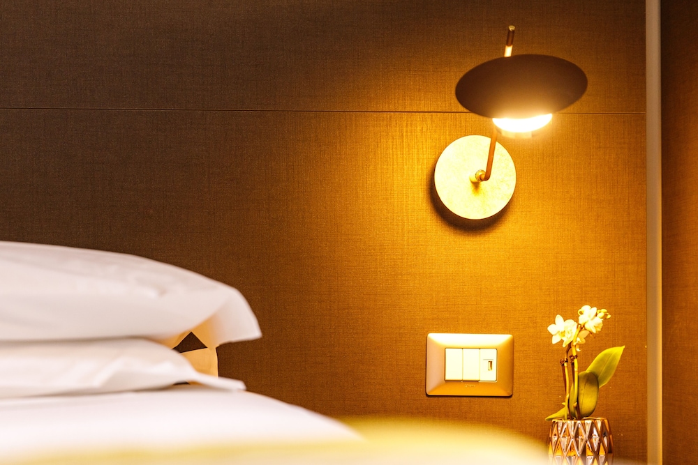 Classic Room thumbnail 5
