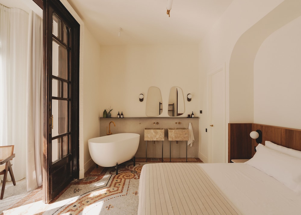 Superior Suite (LLIMONA)