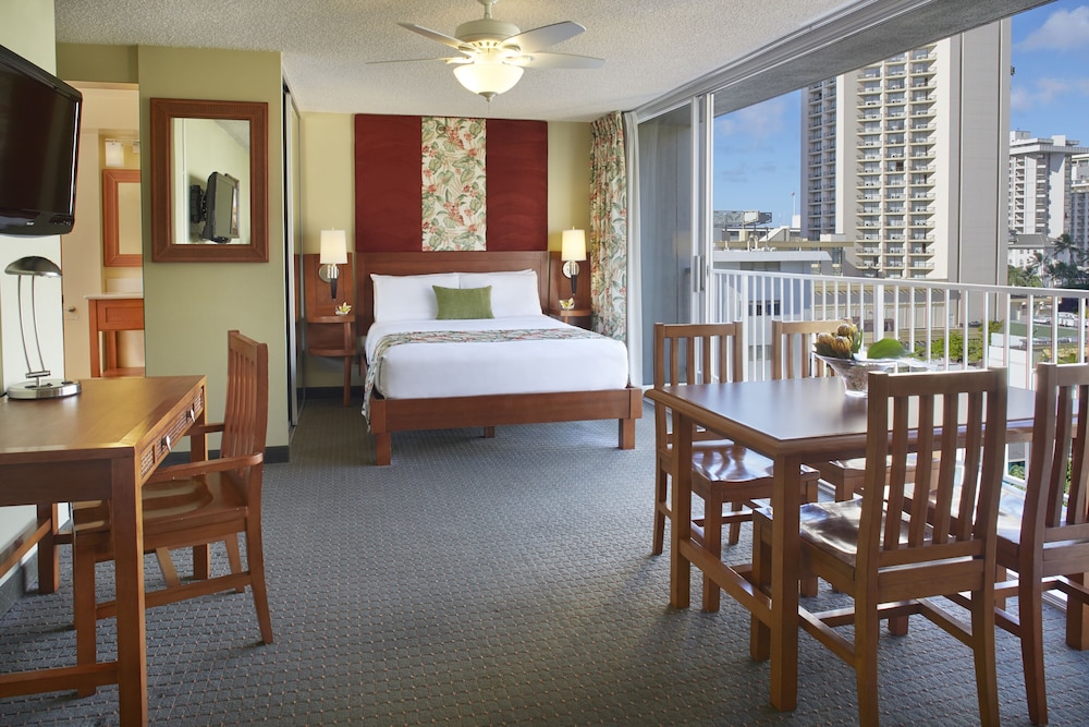 Studio Suite (1 Queen Bed)
