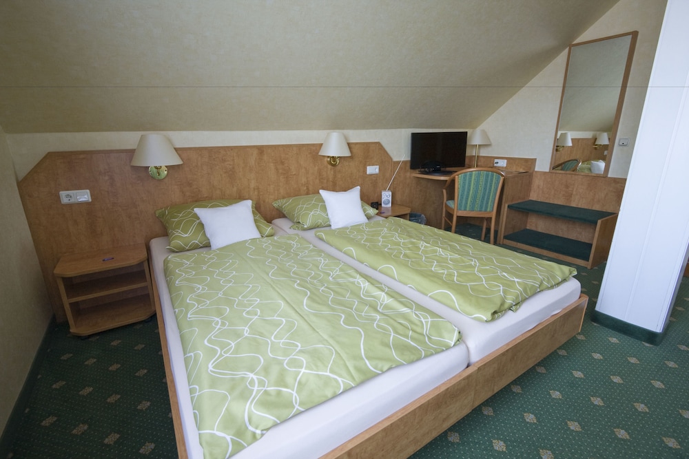 Classic Double Room