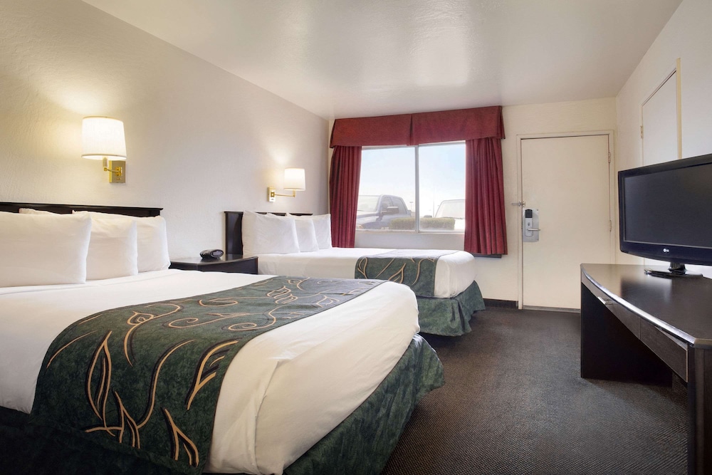Room, 1 Double Bed, Non Smoking - Photo 1