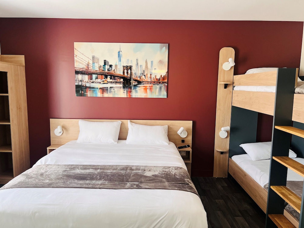 Superior Quadruple Room photo 2