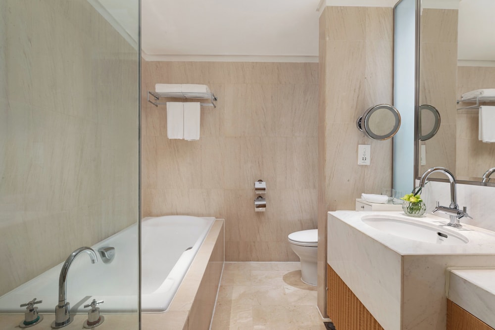 Suite, 1 Bedroom, Club Lounge Access - Photo 2