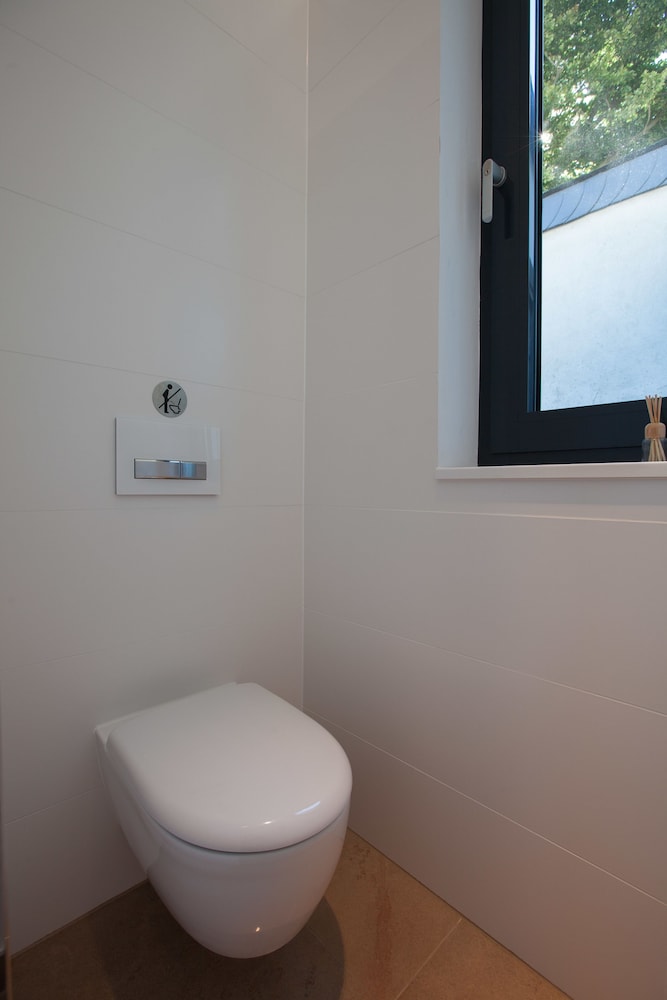 Suite, River View - Photo 22