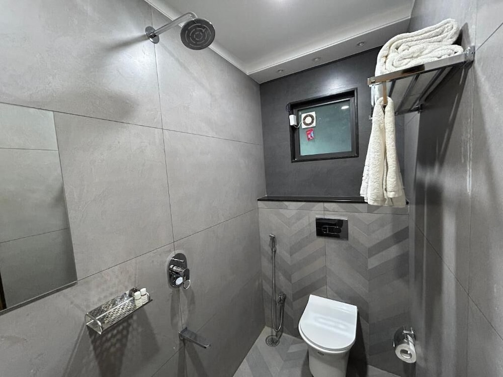 Classic Twin Room, City View photo 3