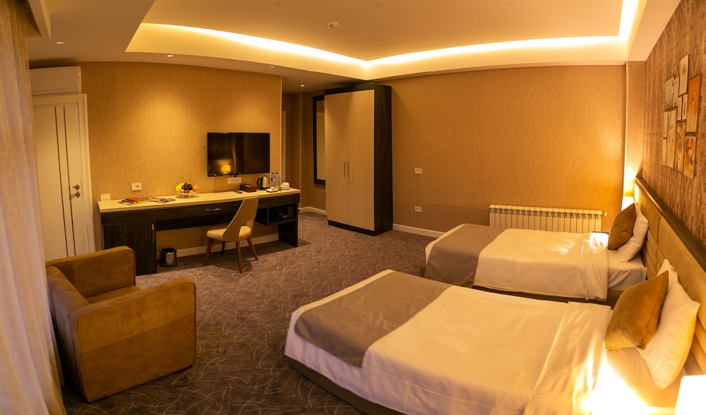 Standard Twin Room - Photo 3