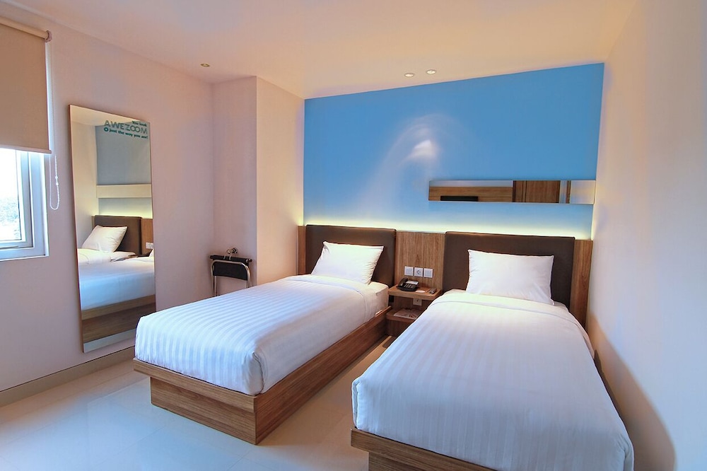 Superior Twin Room, City View