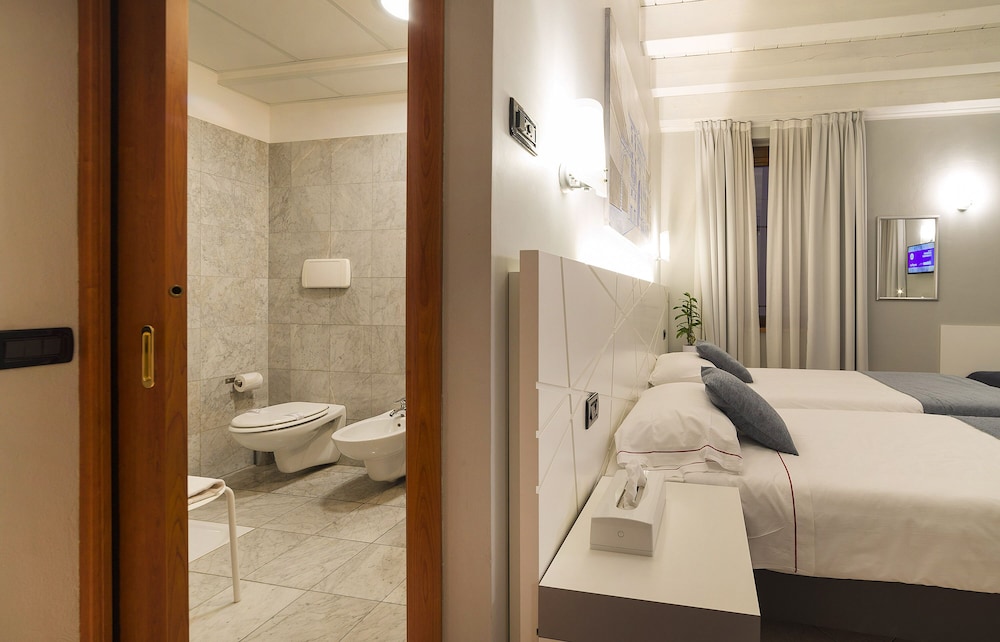 Double Room with Extra Bed photo 3