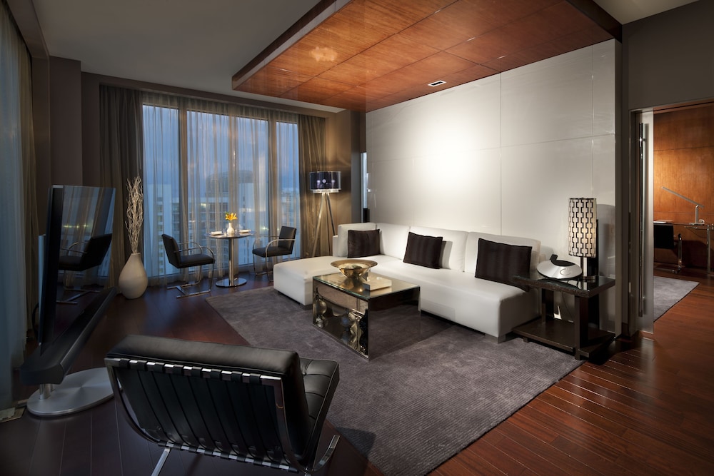 Executive Suite, 1 Bedroom, City View