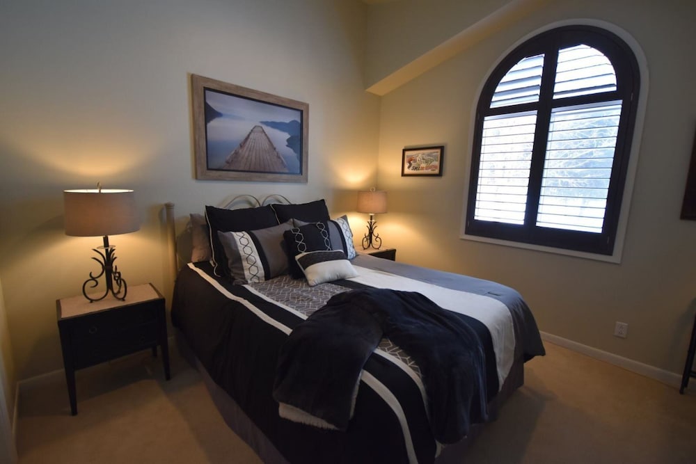 Condo (MH201)