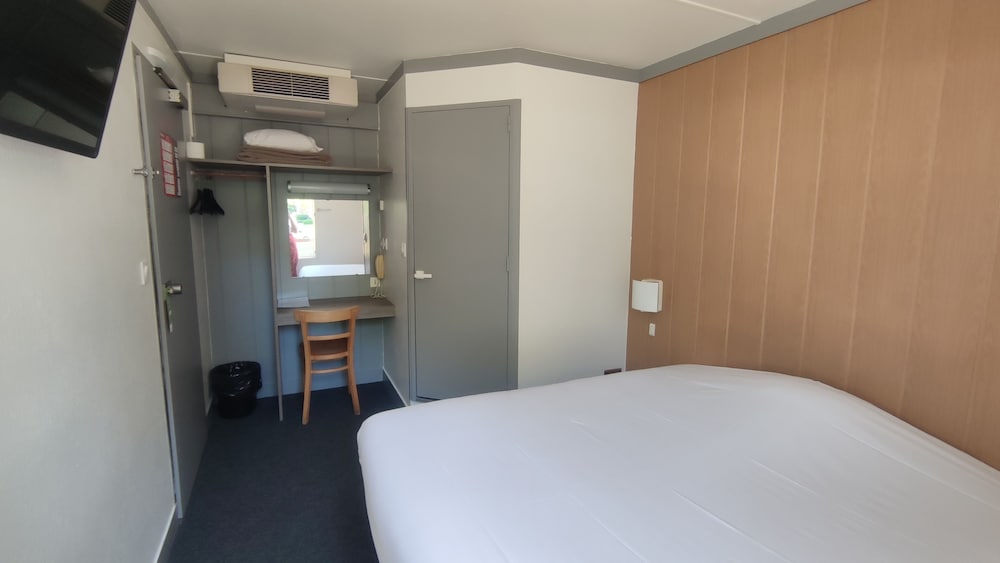Economy Double Room photo 3