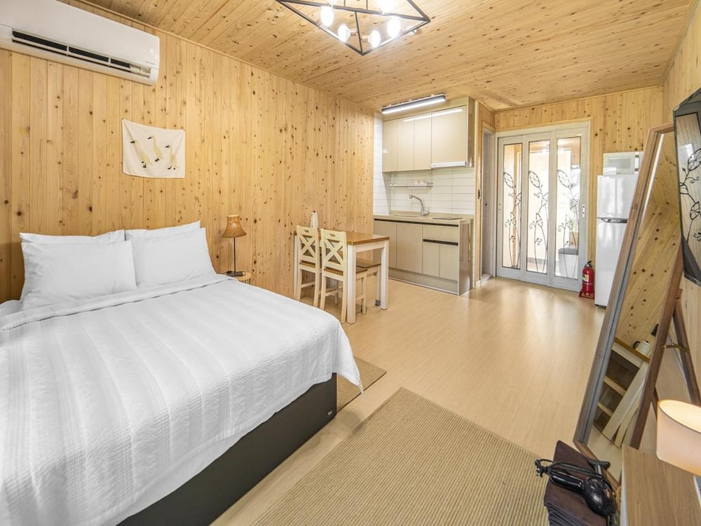 Basic Room, 1 Bedroom (oneroom1) - Photo 8