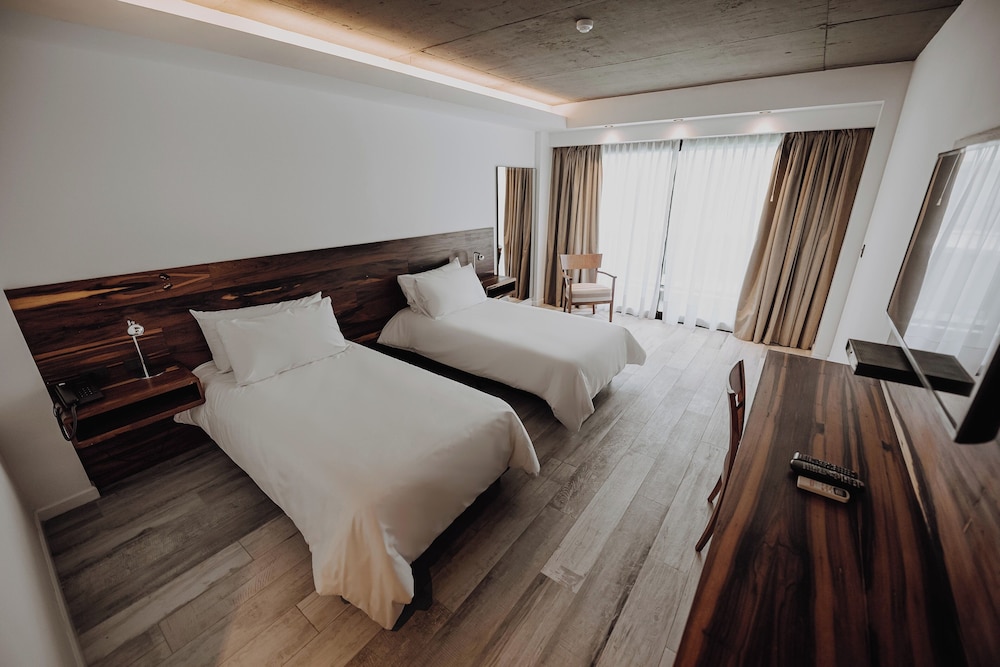 Deluxe Room, 2 Twin Beds photo 1