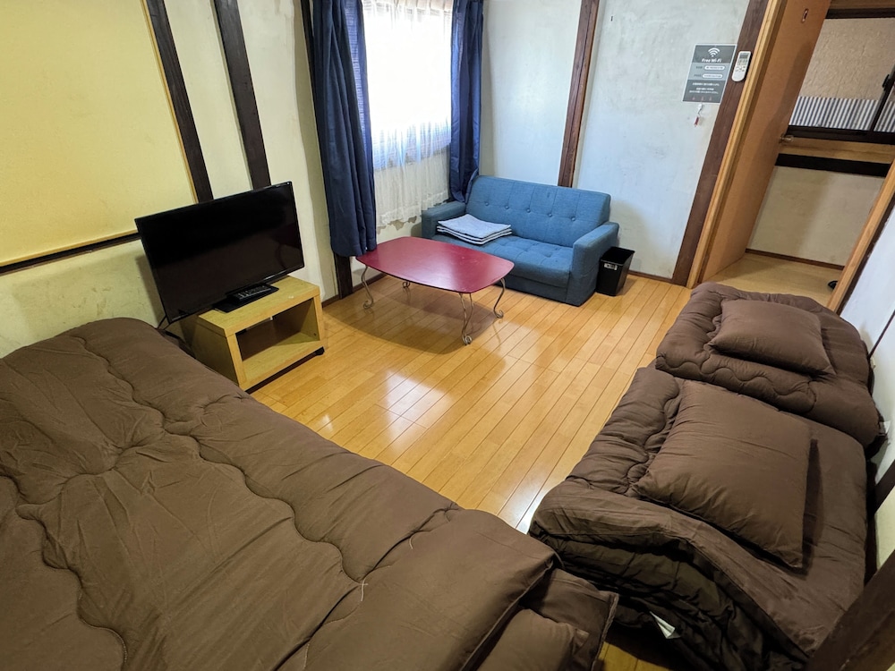 Basic Triple Room photo 2