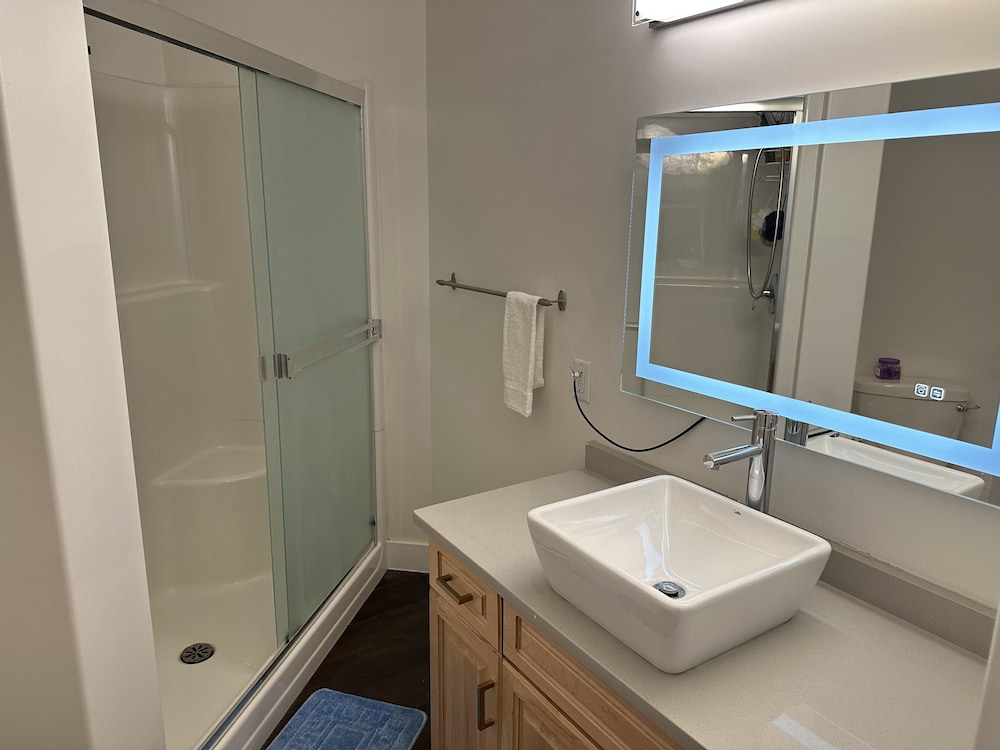 Luxury Condo photo 2