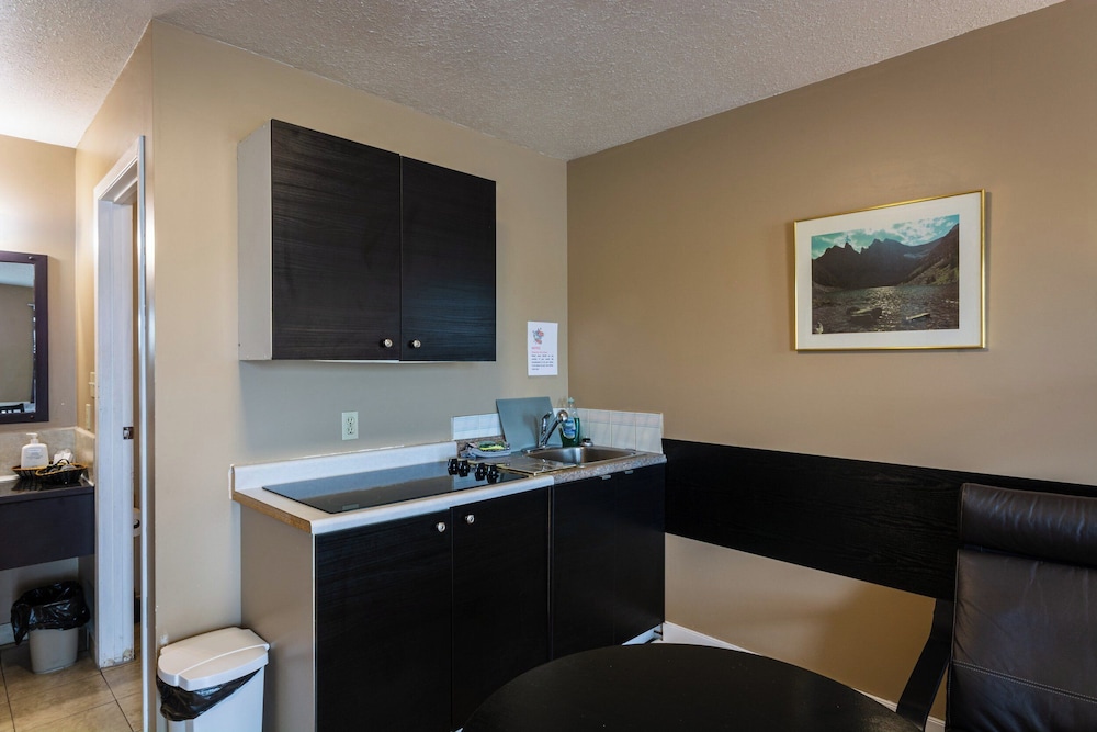 Premium Suite, 1 Queen Bed photo 2