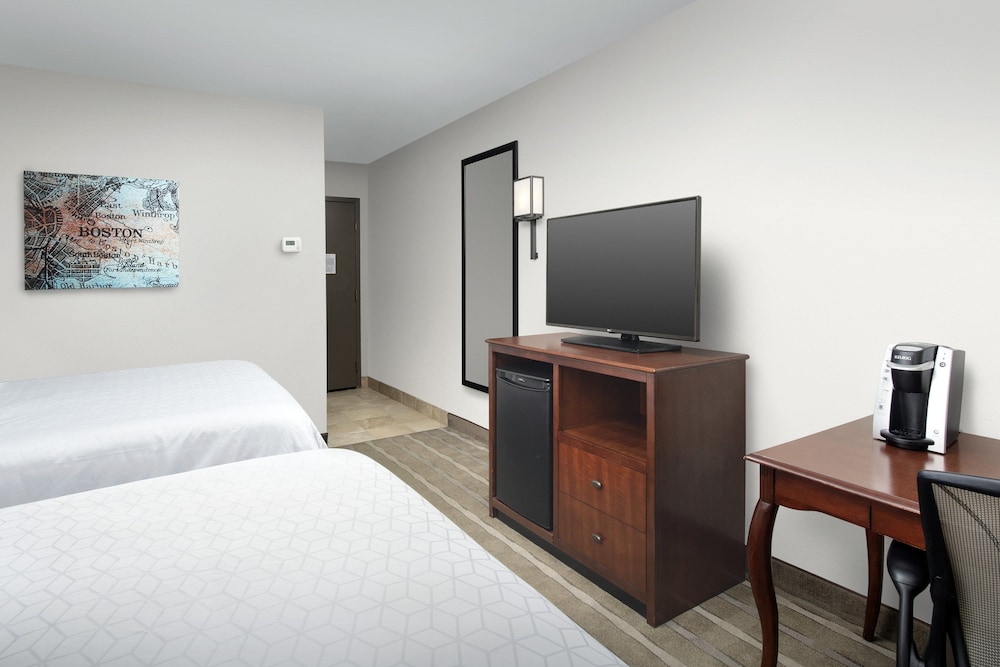 Standard Room, 2 Double Beds, Accessible - Photo 2