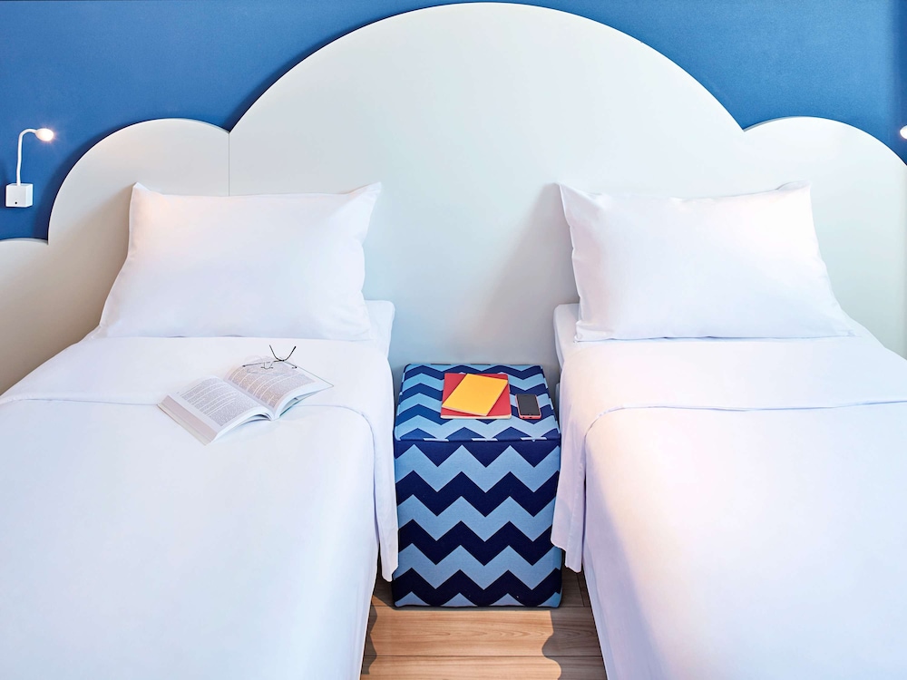 Standard Room, 2 Twin Beds photo 2