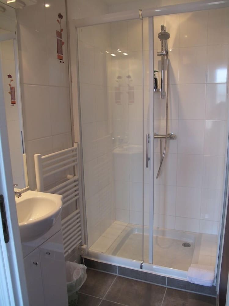 Luxury Triple Room, Private Bathroom, Mountain View (Chambre Lila) photo 2