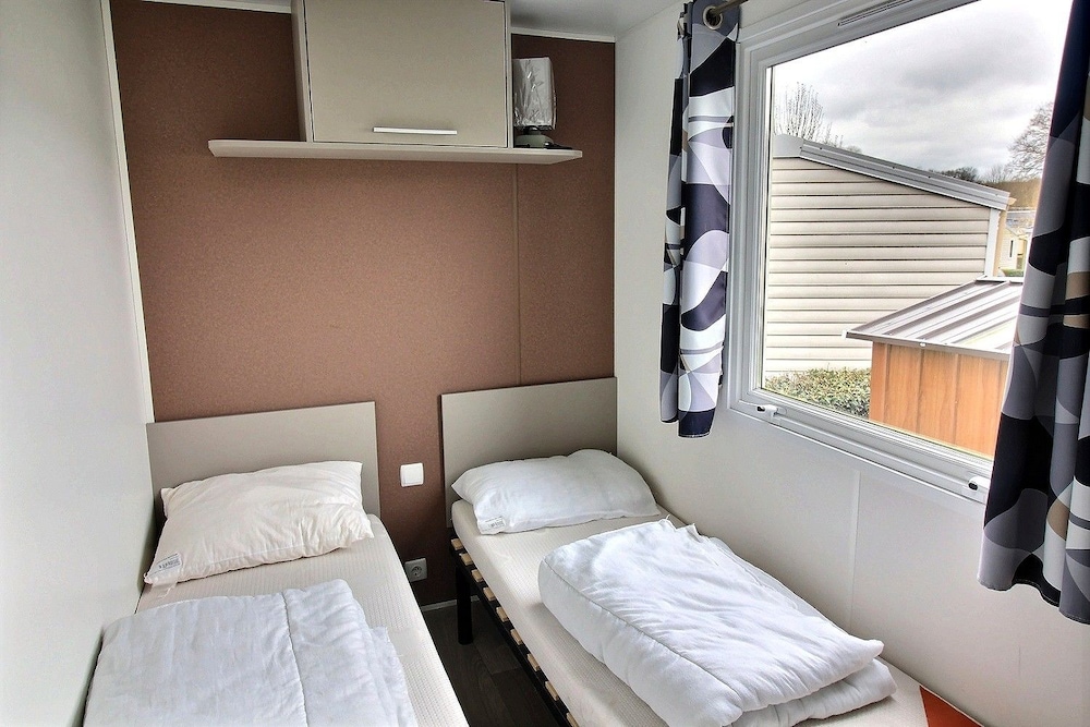 Mobile Home, 4 Bedrooms (215) photo 3