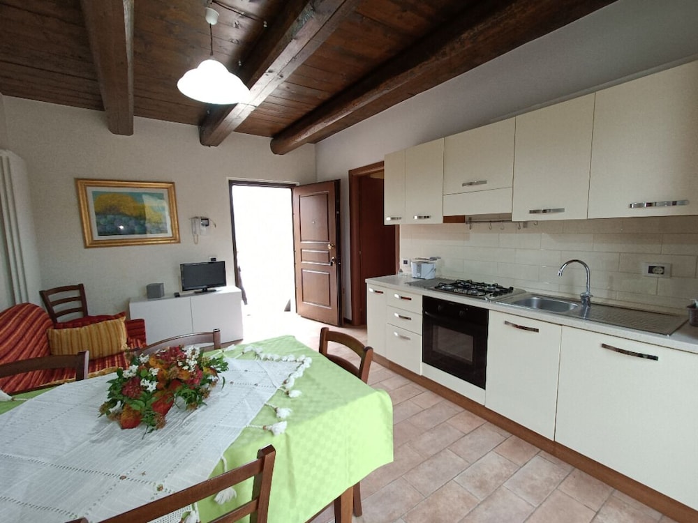Basic Apartment photo 3